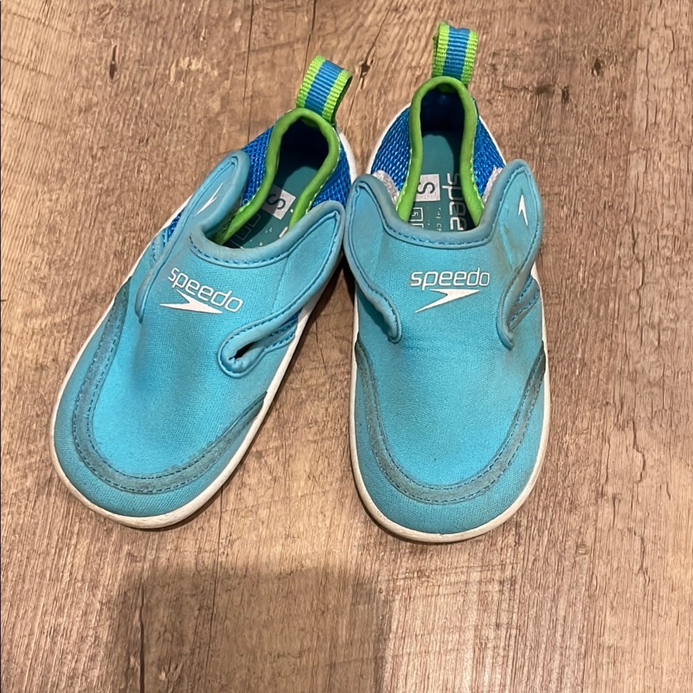 Speedo | Kids Aqua and Lime Water Shoes | size 5/6